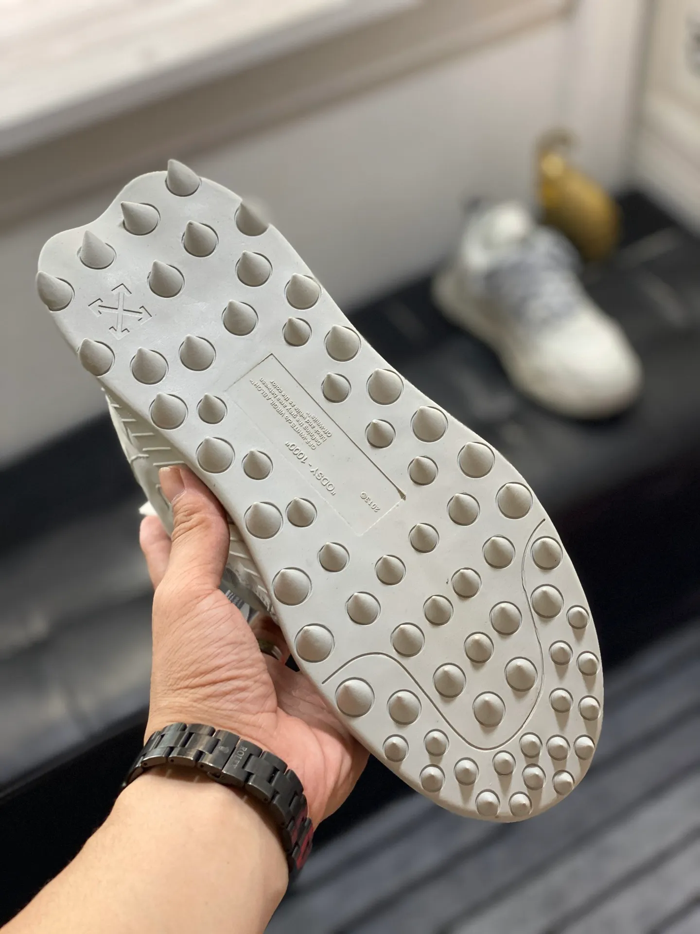 Men's Men's Shoes💰480🌼【New Style】High-end Boutique-🤷‍♂🤷‍♂OFF-WHITE x Air Jordan 】1 The joint shoe has been highly concerned by everyone since its design. The new shoe is shown in the popular Chicago bull white and yellow LOGO color scheme. The shoe body is made of cowhide, cow suede, and other materials. In addition to the X hidden on the inside of the leather, the oversized Swoosh, OFF-WHITE for Nike, Air Jordan 1 birth information and AIR are displayed on both sides of the shoe. The iconic details of OFF-WHITE can be seen on the sole and insole. You can choose a pair if you like the style. Code: 39-44 (45 can be customized